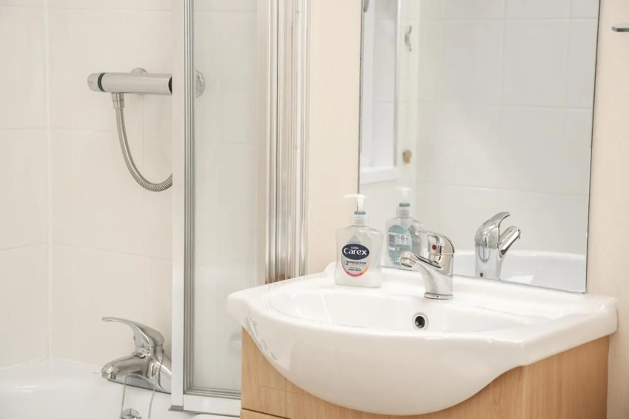Pass The Keys The Lodge At Point House Farm - Sleeps Up To 6 Chester Holiday home
