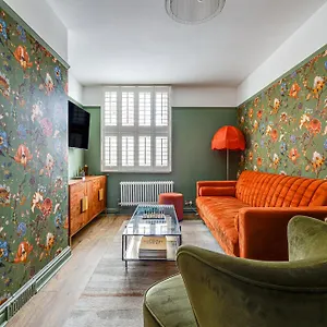 Apartment Insta-worthy Loft On Historic Rows, Sleeps 4 & Free Parking, Chester
