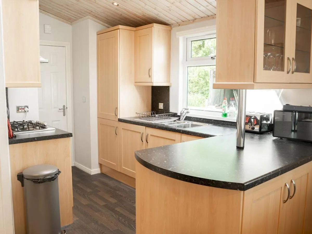 Holiday home Pass The Keys The Lodge At Point House Farm - Sleeps Up To 6 Chester